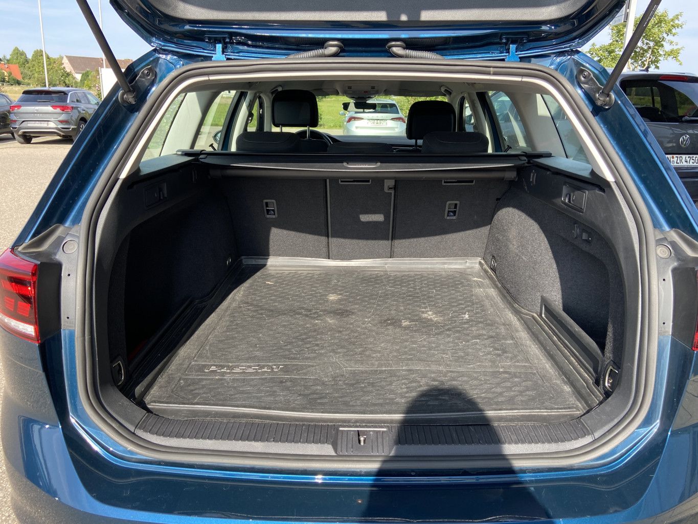 VW Passat  Variant 1.5 TSI BUSINESS NAVI+LED+AHK+KAM