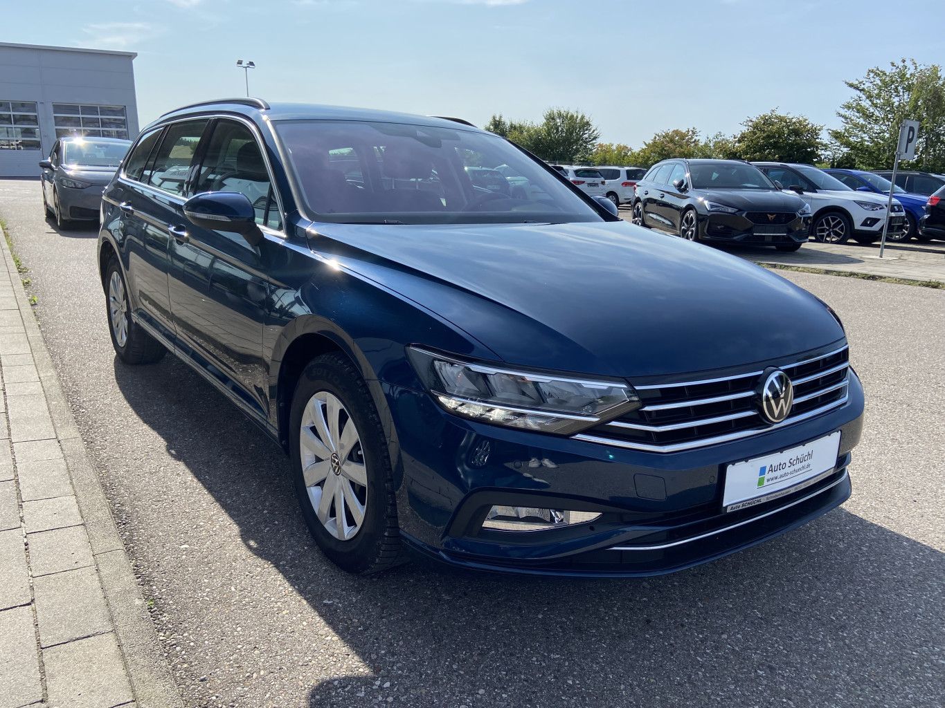 VW Passat  Variant 1.5 TSI BUSINESS NAVI+LED+AHK+KAM