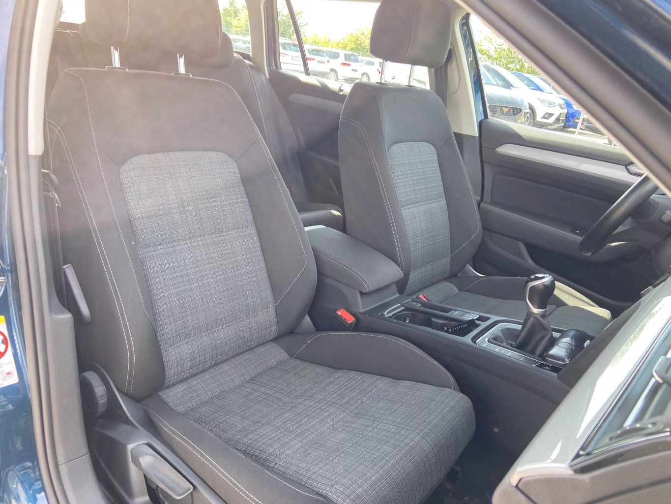 VW Passat  Variant 1.5 TSI BUSINESS NAVI+LED+AHK+KAM