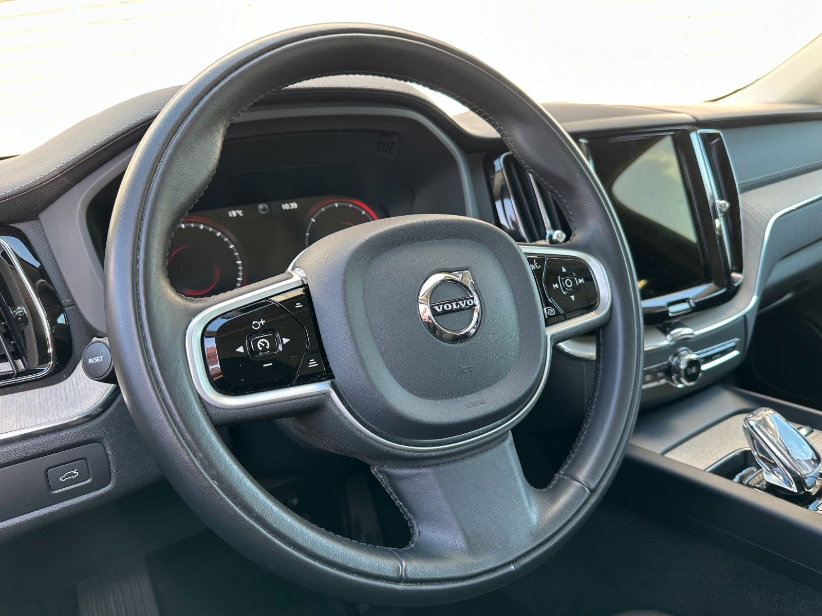 Volvo XC60 Inscription*AWD*IntelliSafePro*Licht*RFK