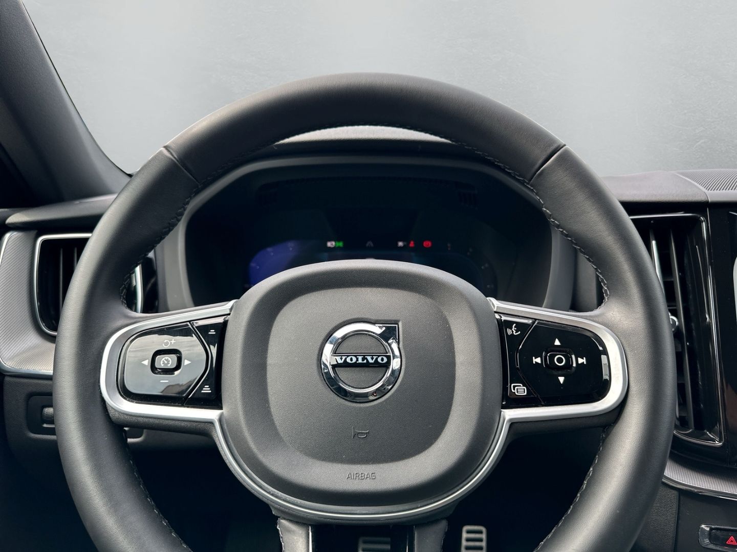 Volvo XC60 R-Design AWD B5 Diesel EU6d Allrad HUD AD S