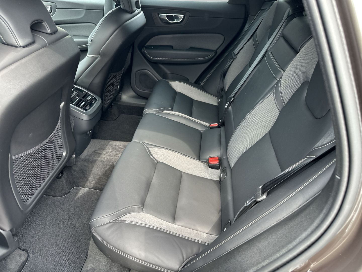 Volvo XC60 R-Design AWD B5 Diesel EU6d Allrad HUD AD S