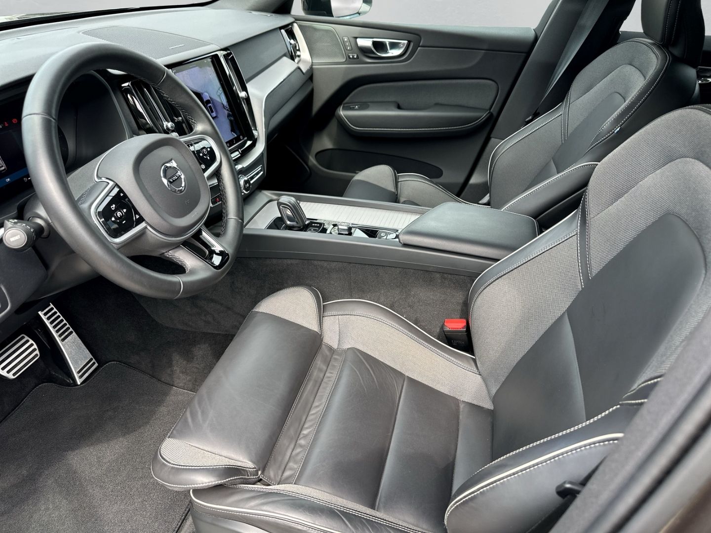 Volvo XC60 R-Design AWD B5 Diesel EU6d Allrad HUD AD S