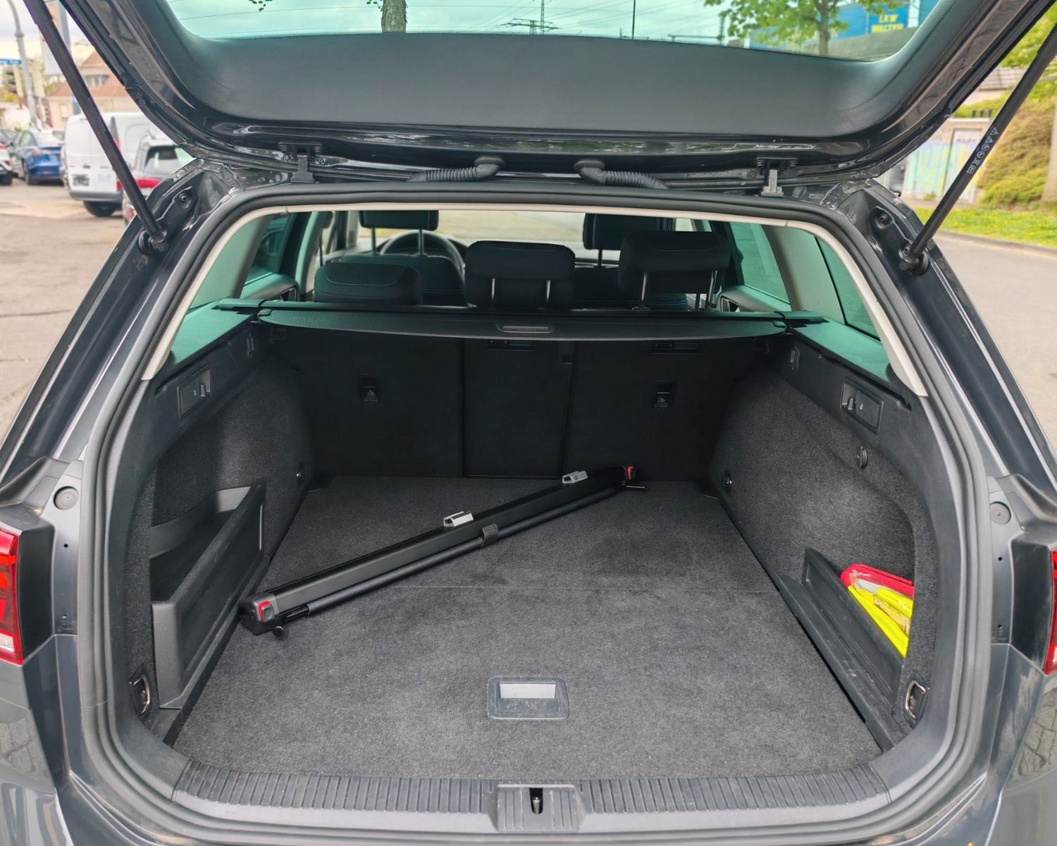 VW Passat  Variant GTE|SOH97%|T-ACC|NAVI||Kamera|LED