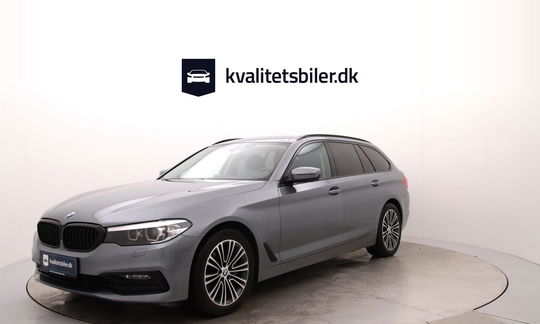 BMW 530d  Touring 3,0 D Connected Steptronic 265HK Stc 8g Aut.