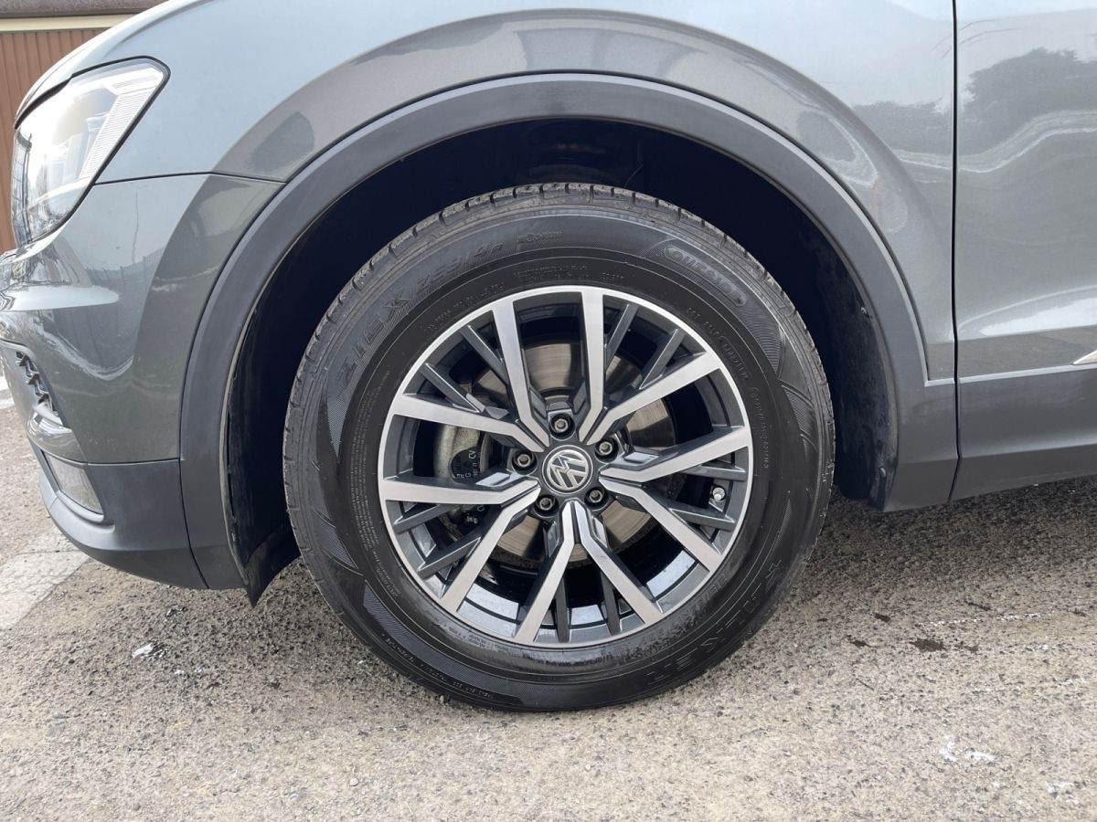 VW Tiguan 1.5 TSI BMT Comfortline ACC FLA Pano 360
