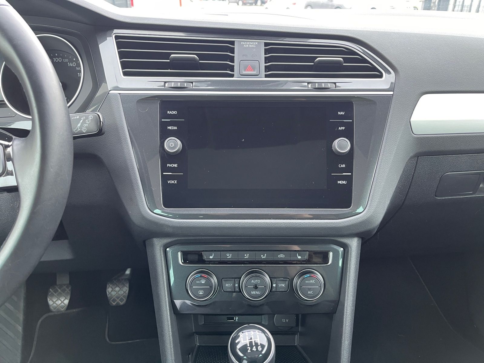 VW Tiguan 1.5 TSI BMT Comfortline ACC FLA Pano 360