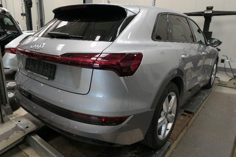 Audi e-tron E-TRON 55 ADVANCED 20Z/ACC/AHK/HuD/NIGHT/KEYLESS
