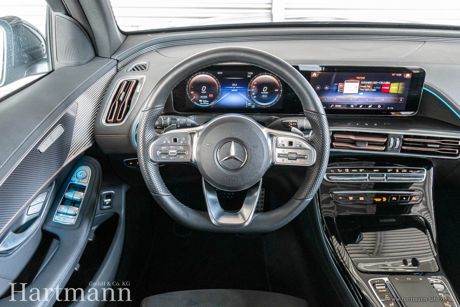 Mercedes EQC400 4MATIC AMG SHD Multibeam Totwinkel 20"