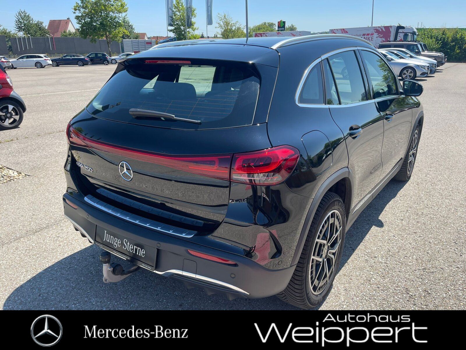 Mercedes EQA250 MBUX DIST LED AHK TOTW KAMERA AMG-LINE