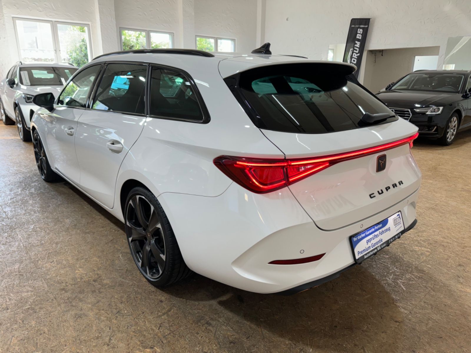 Cupra Leon Sportstourer VZ e-Hybrid/GRA/PDC/LED/19"