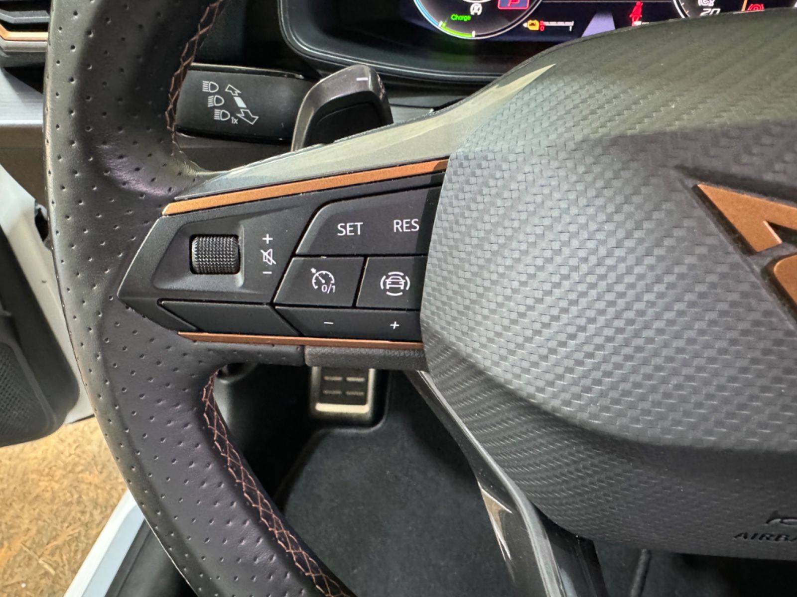 Cupra Leon Sportstourer VZ e-Hybrid/GRA/PDC/LED/19"