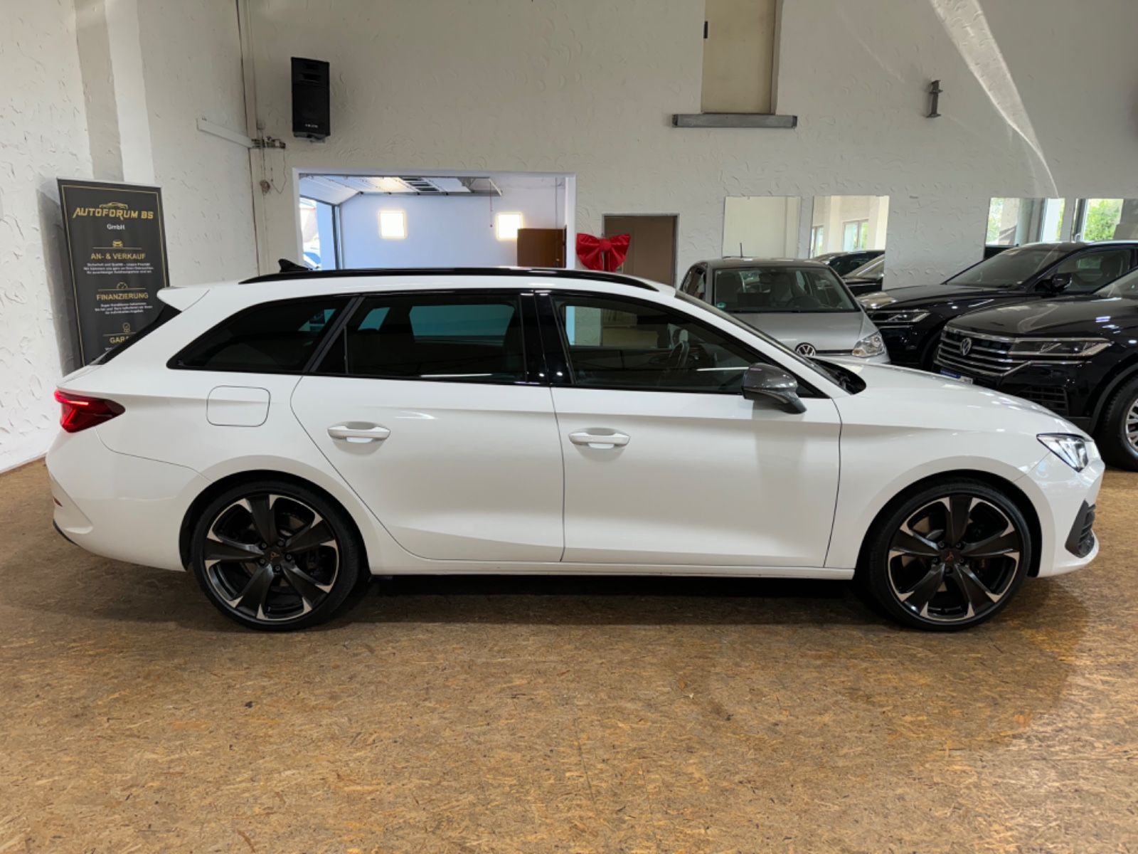 Cupra Leon Sportstourer VZ e-Hybrid/GRA/PDC/LED/19"