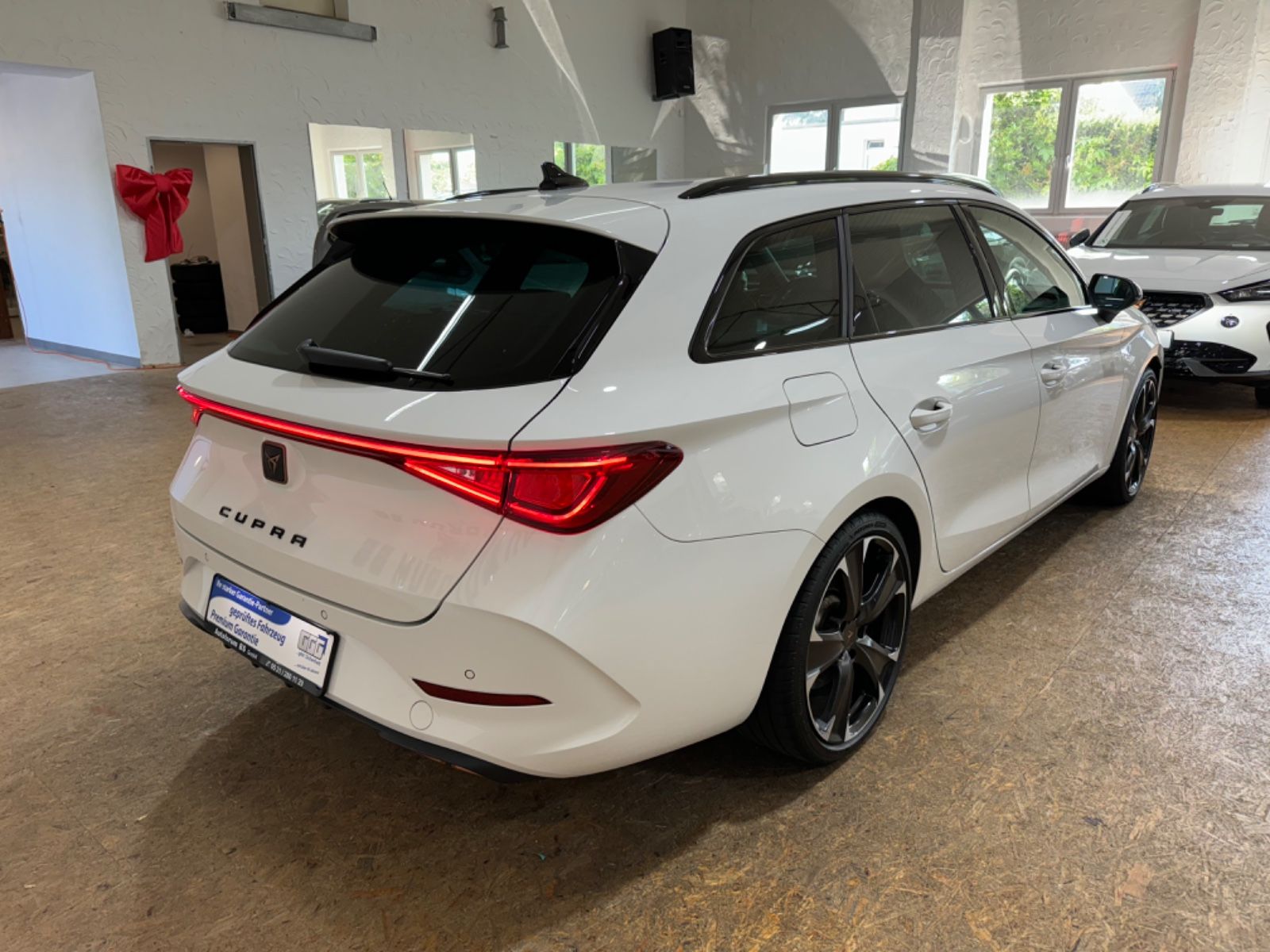 Cupra Leon Sportstourer VZ e-Hybrid/GRA/PDC/LED/19"