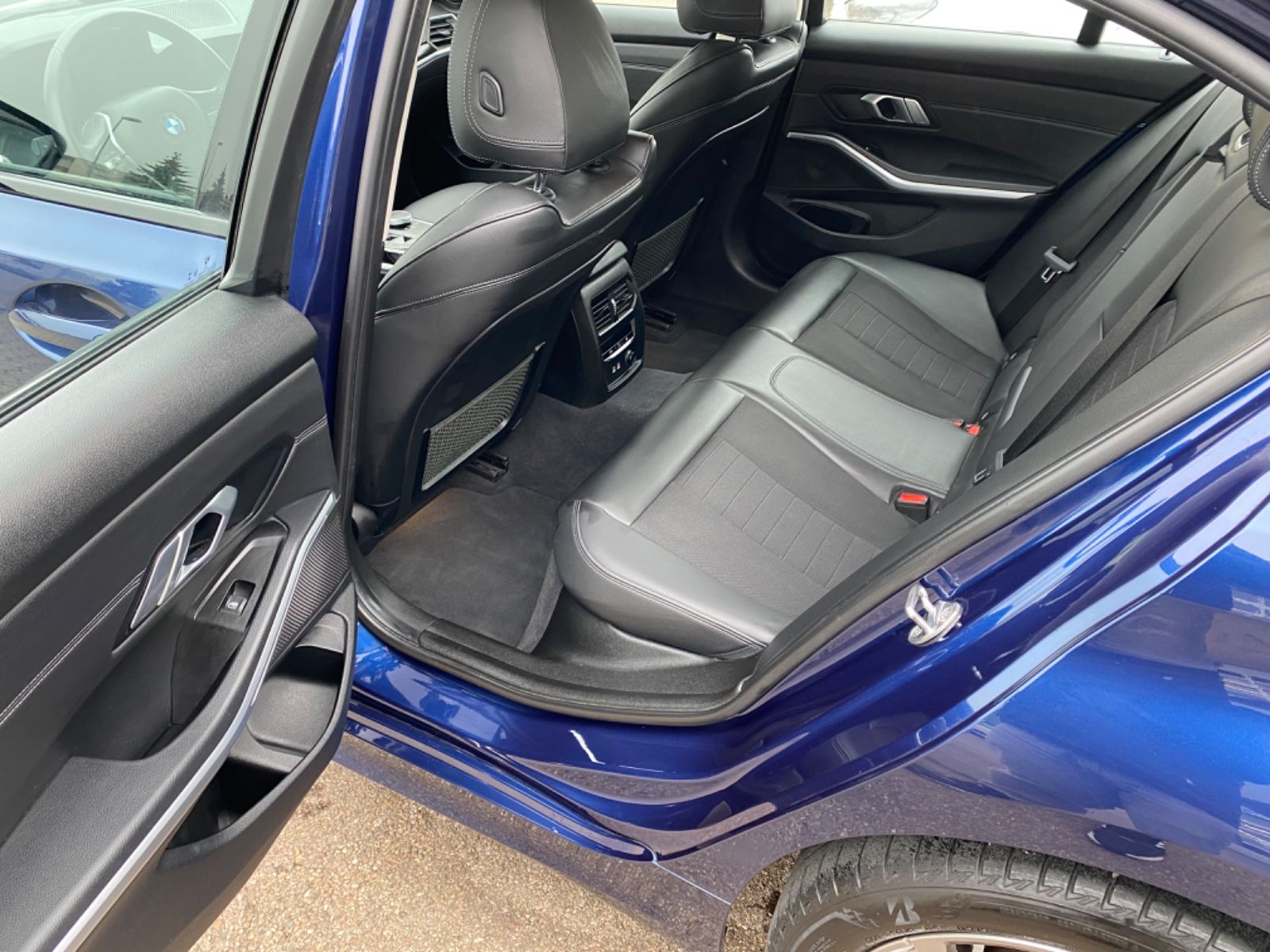 BMW 330i Sport Line