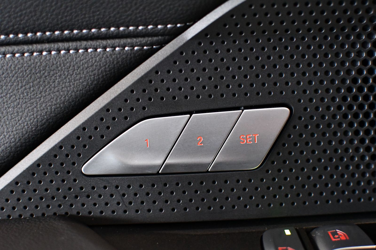 BMW i4 35 eDrive Sport Sitze AHK Laser GSD ACC HUD