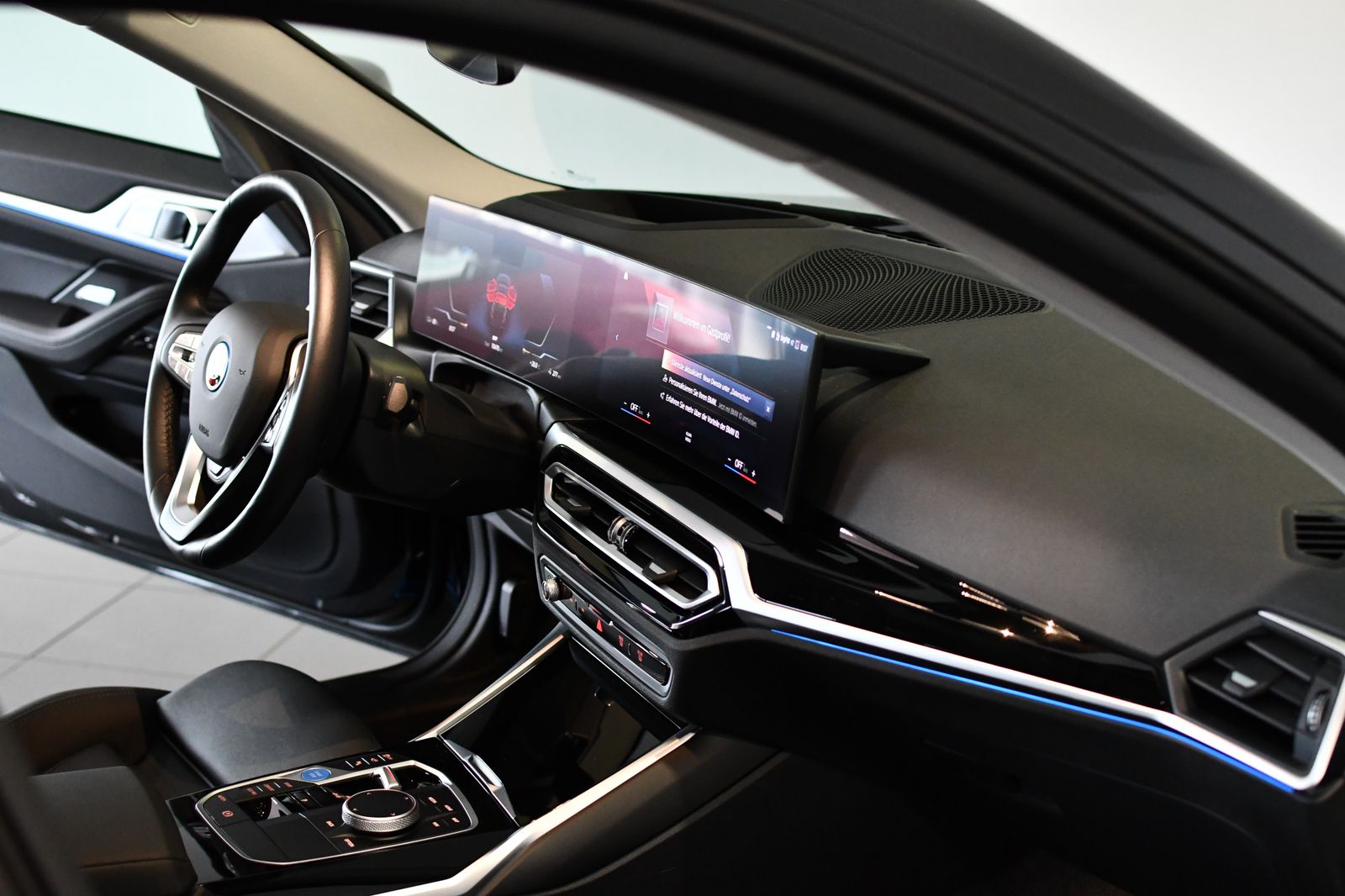 BMW i4 35 eDrive Sport Sitze AHK Laser GSD ACC HUD