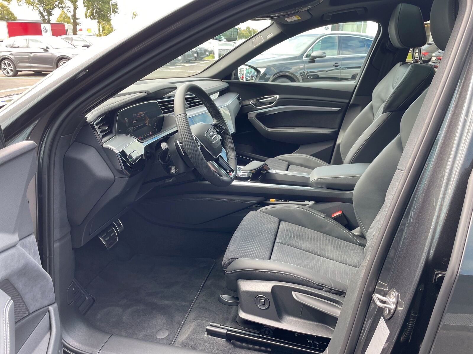 Audi Q8  e-tron Sportback 55 quattro S line Assistenzp