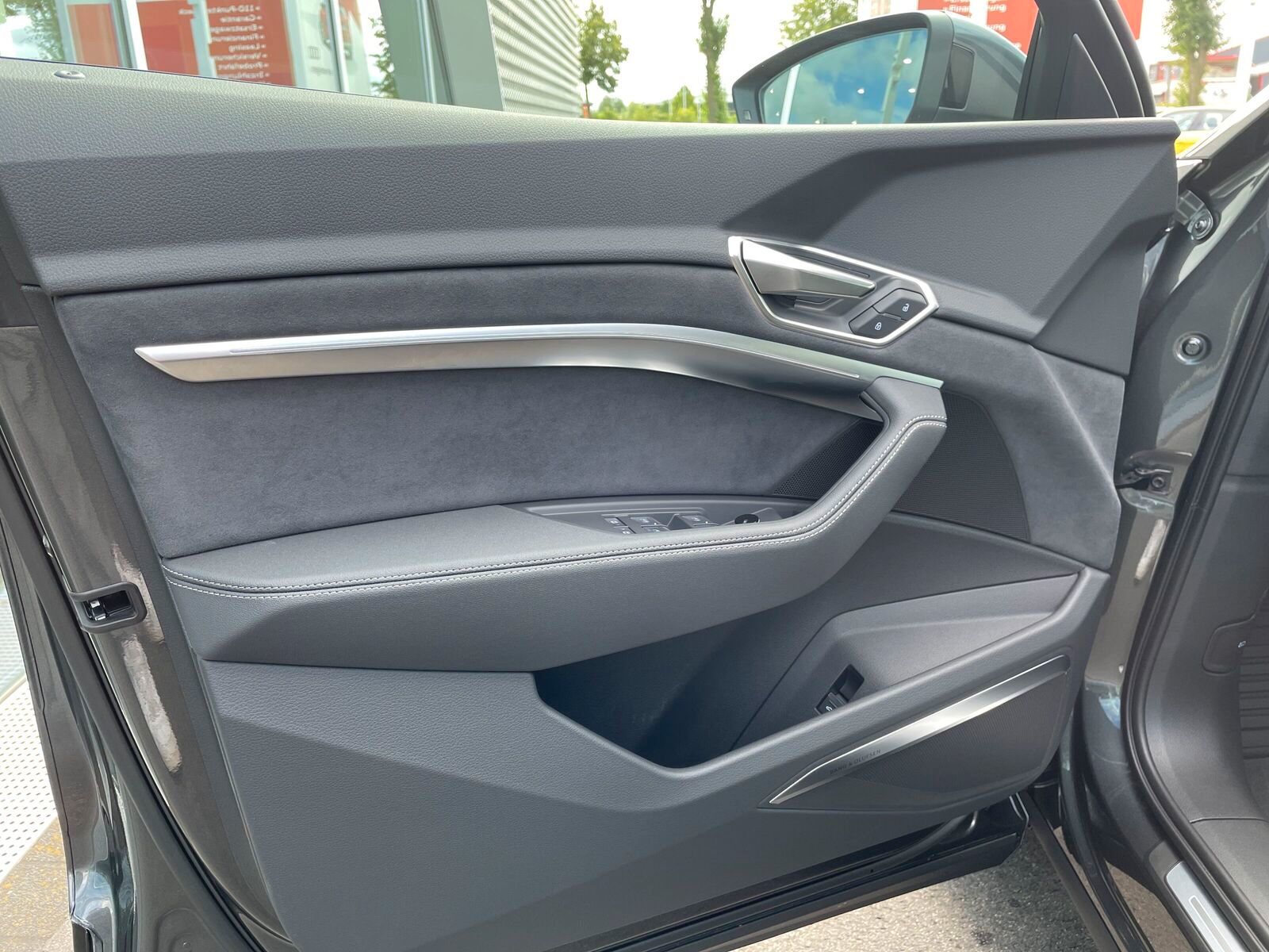 Audi Q8  e-tron Sportback 55 quattro S line Assistenzp