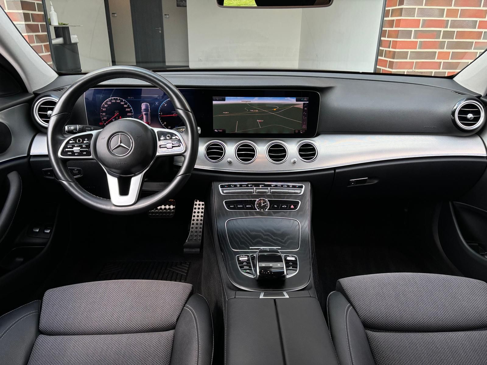 Mercedes E220 T d 9G Avantg. AHK LED WIDE Kamera Ambient