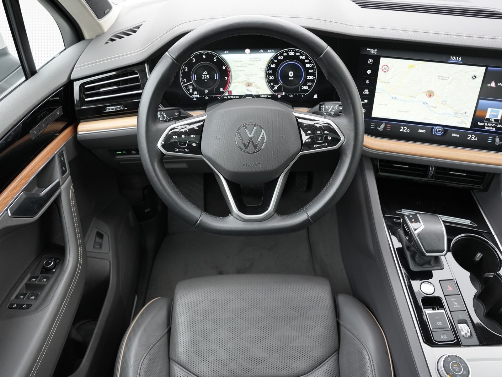 VW Touareg Atmosphere 3.0 TSI 4Motion HeadUp*AHK