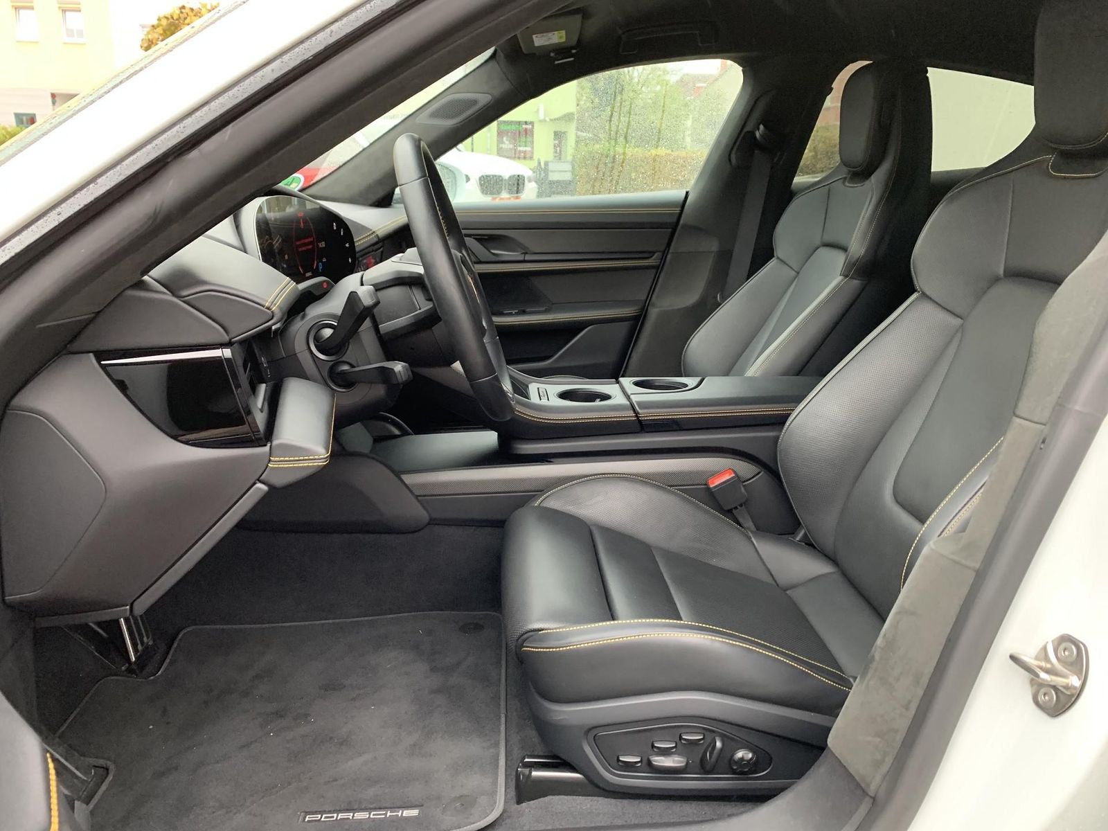 Porsche Taycan Turbo S Mod.23 Burmester+Sitzklima+Inno