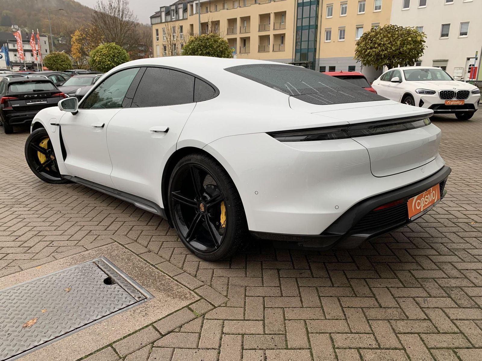 Porsche Taycan Turbo S Mod.23 Burmester+Sitzklima+Inno