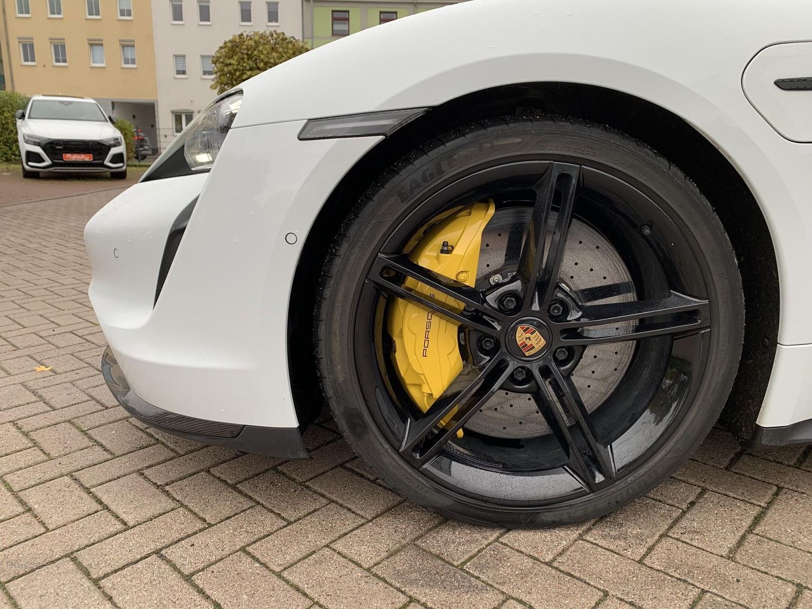 Porsche Taycan Turbo S Mod.23 Burmester+Sitzklima+Inno