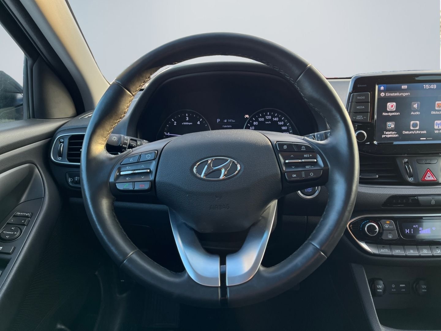 Hyundai i30 cw YES!+ 1.6 CRDI Navi LED Apple CarPlay Andr