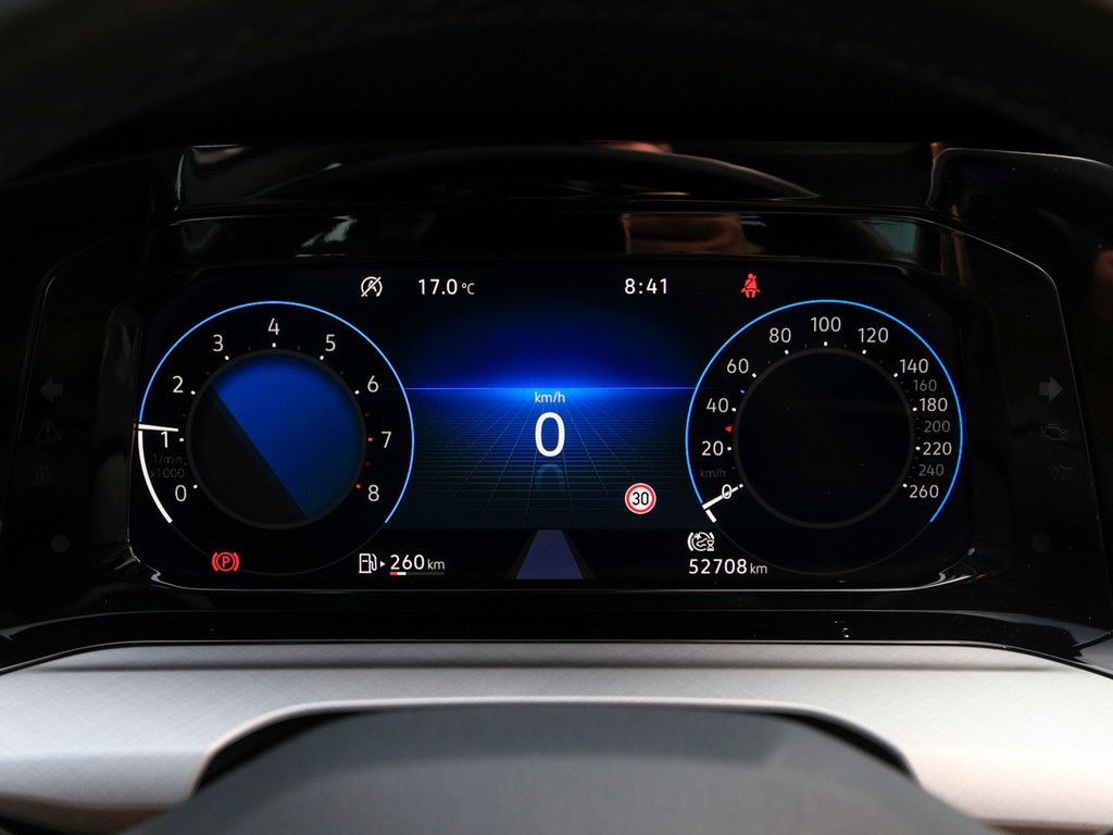 VW Golf VIII 1.0 TSI Life Navi/LED/SHZ