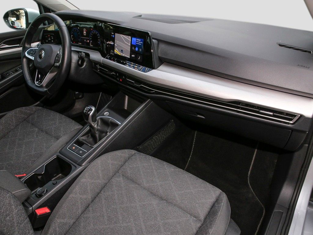 VW Golf VIII 1.0 TSI Life Navi/LED/SHZ