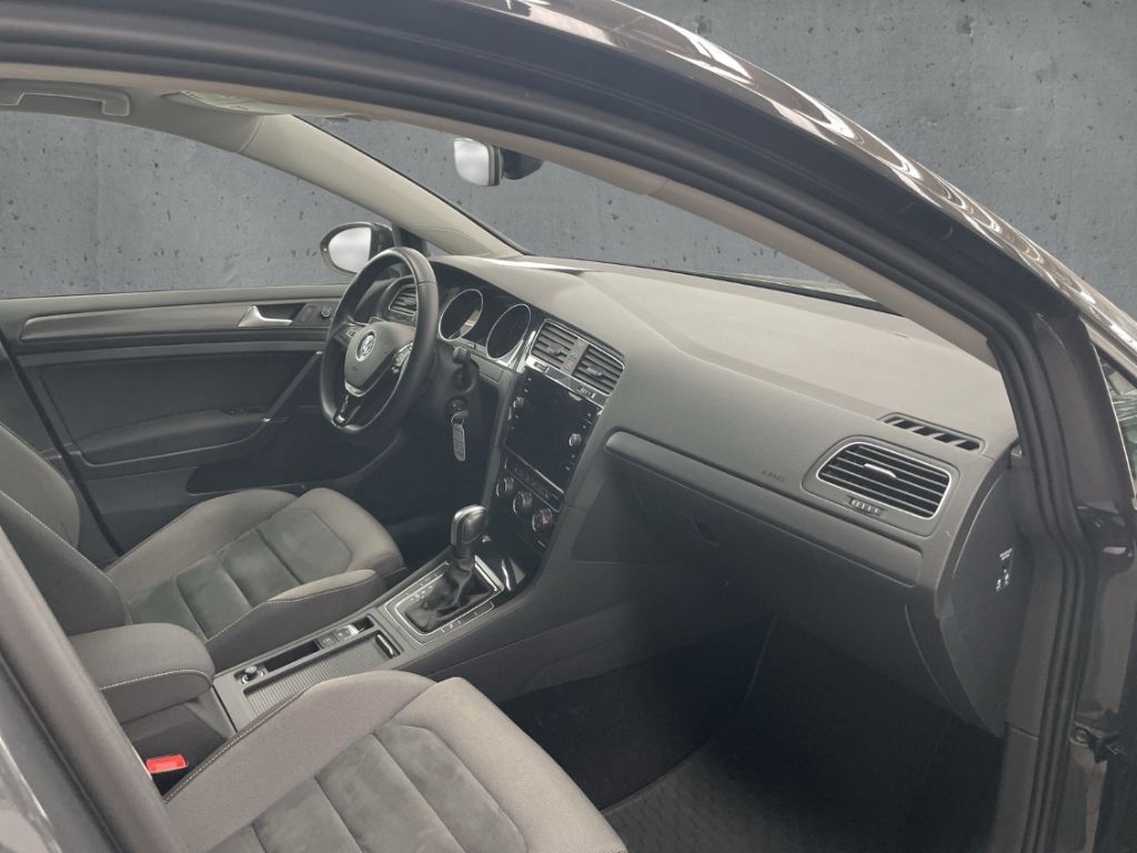 VW Golf 7 Var. 2.0TDI DSG AHK Nav ACC SHZ BlindSpot
