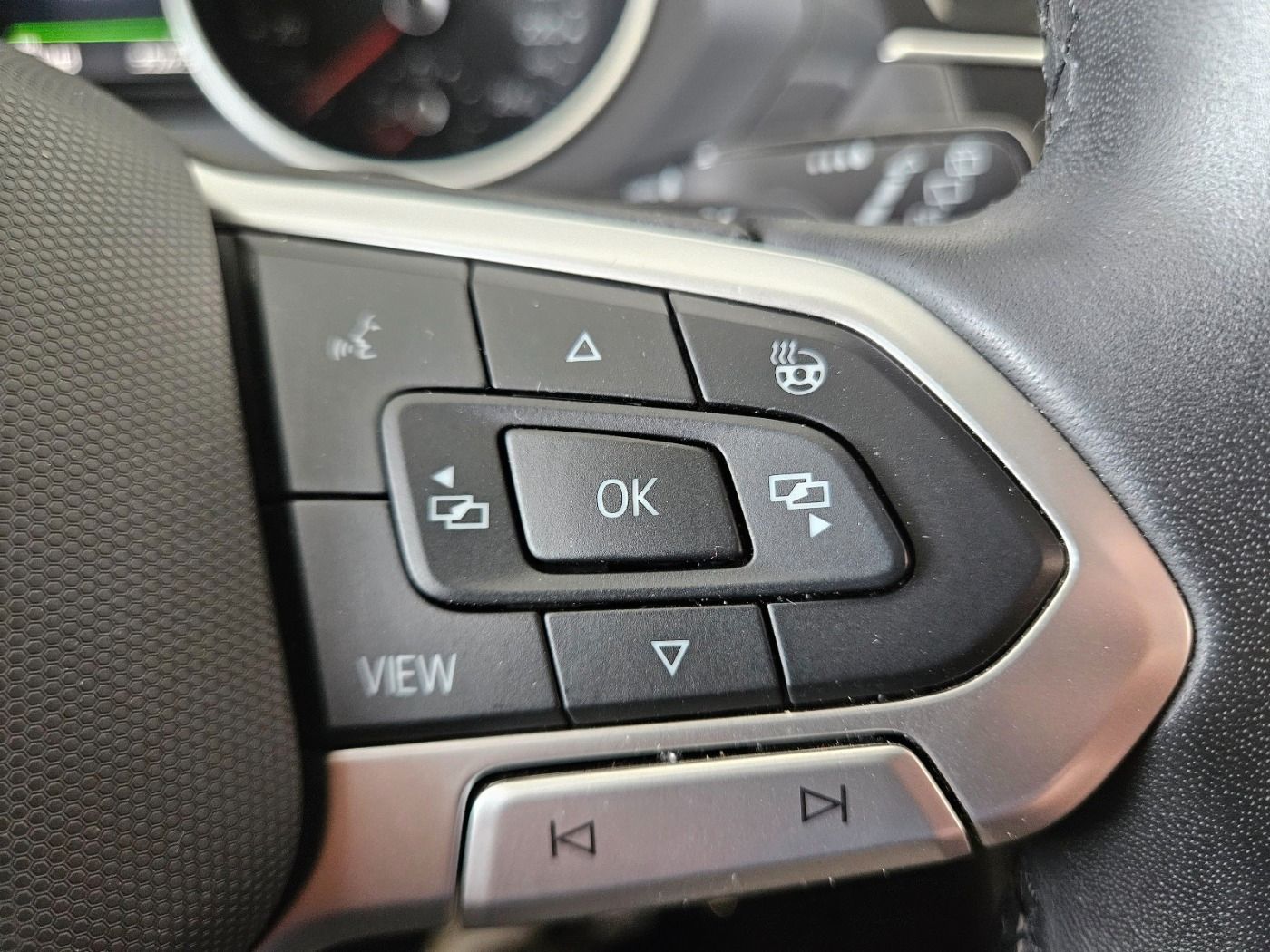 VW Tiguan Active Life 2.0 TDI 150 PS DSG Standheizu