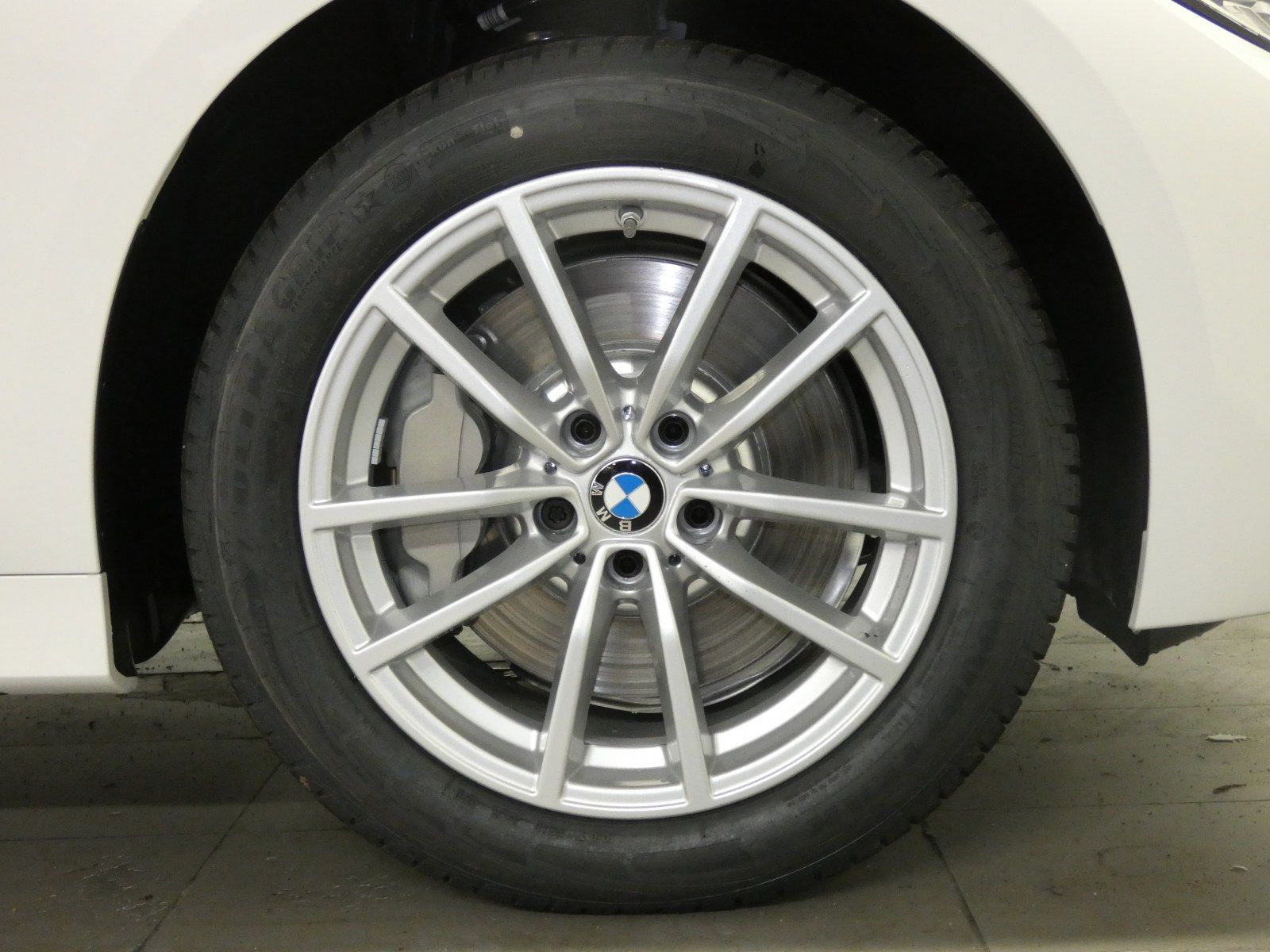 BMW 330e xDrive Touring (Sport-Line Navi LED AHK)