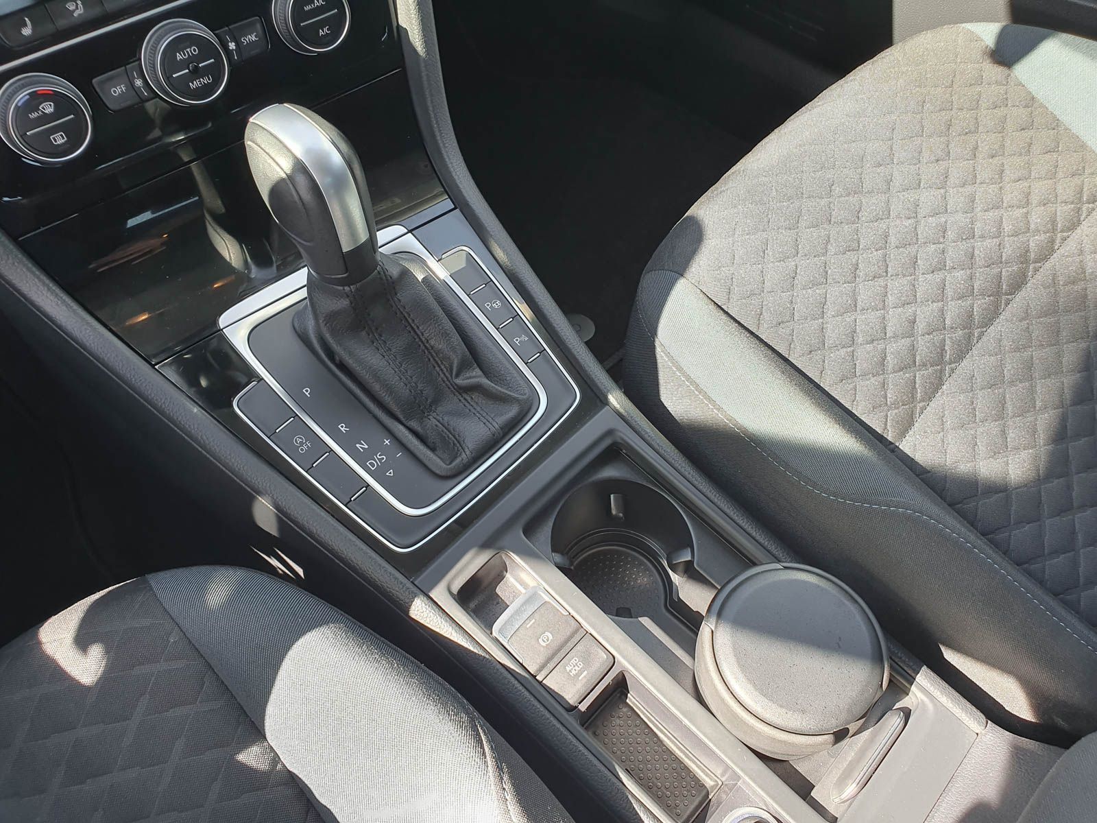 VW Golf VII 1.5 TSI DSG  IQ.DRIVE Ganzjahresreifen