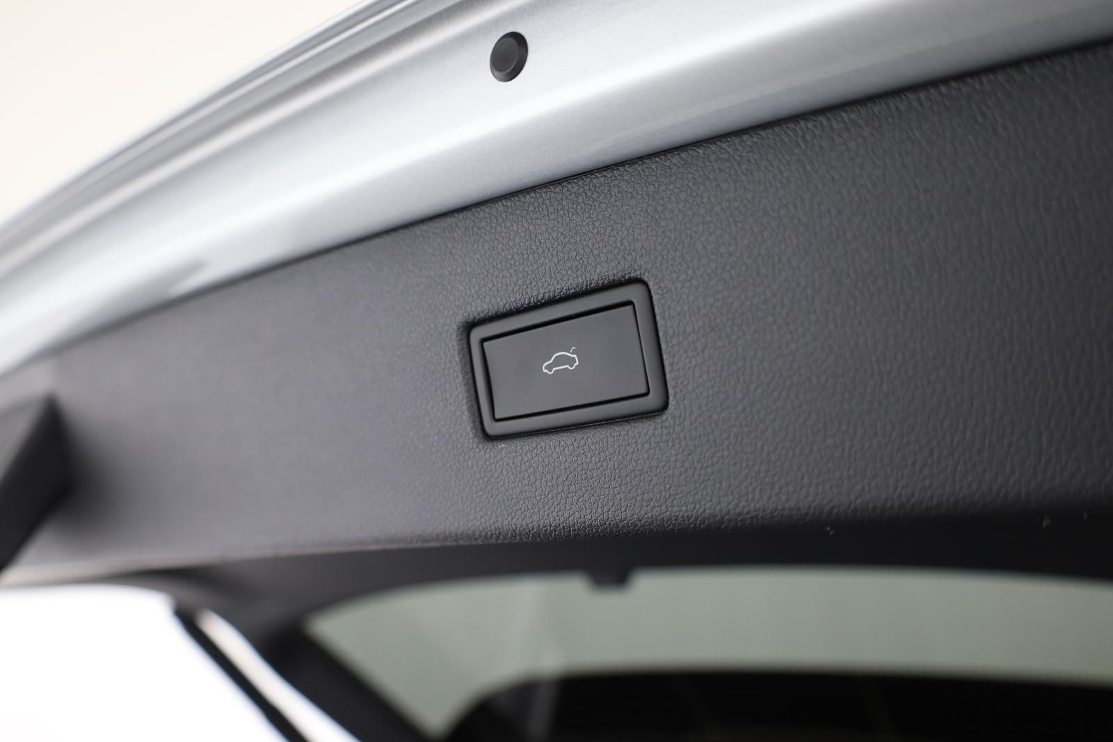 VW Tiguan 2.0 TDI DSG R-Line IQ Pan HUD Nav DCC AHK