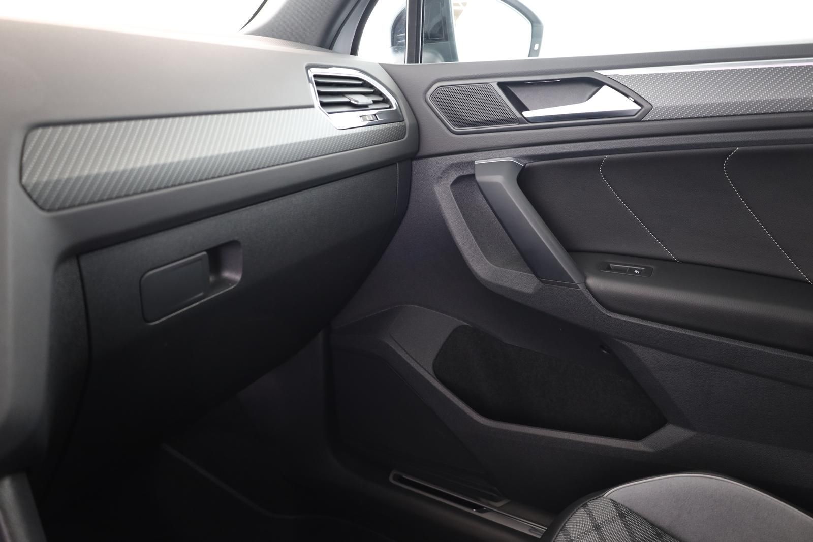 VW Tiguan 2.0 TDI DSG R-Line IQ Pan HUD Nav DCC AHK