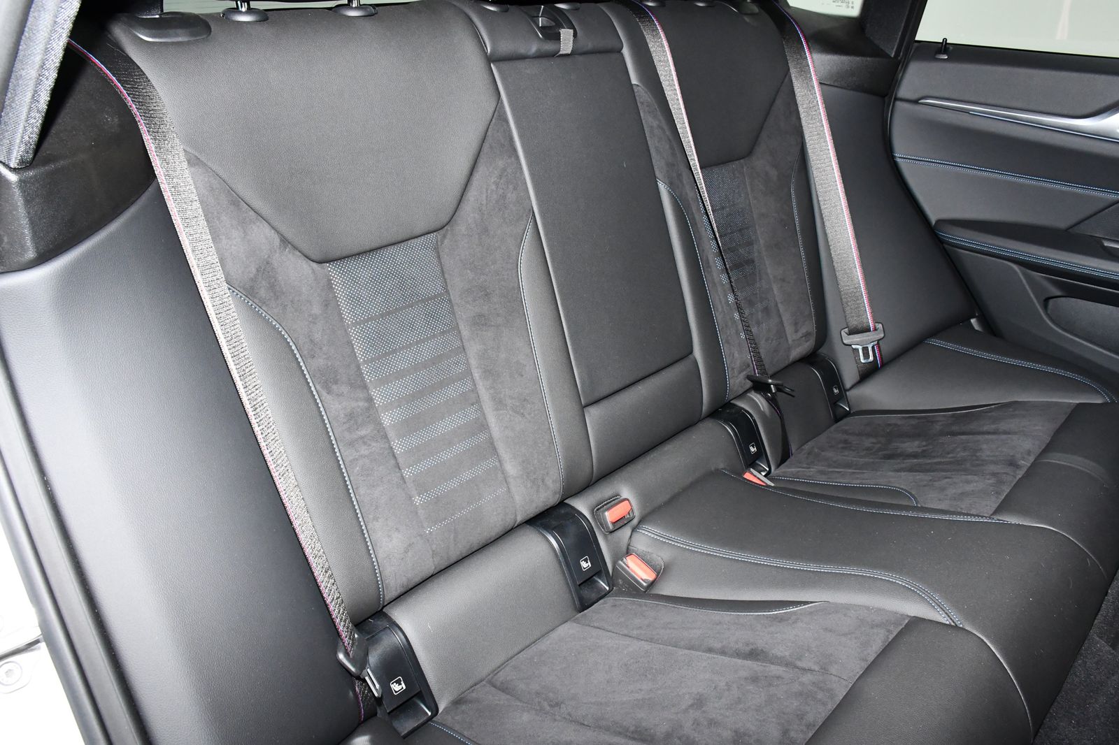 BMW i4 eDrive35 M Sport AHK ACC+ Glasdach Shadow