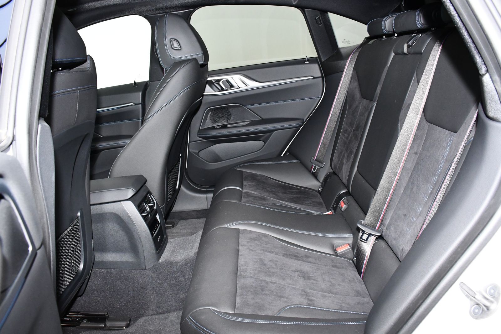 BMW i4 eDrive35 M Sport AHK ACC+ Glasdach Shadow