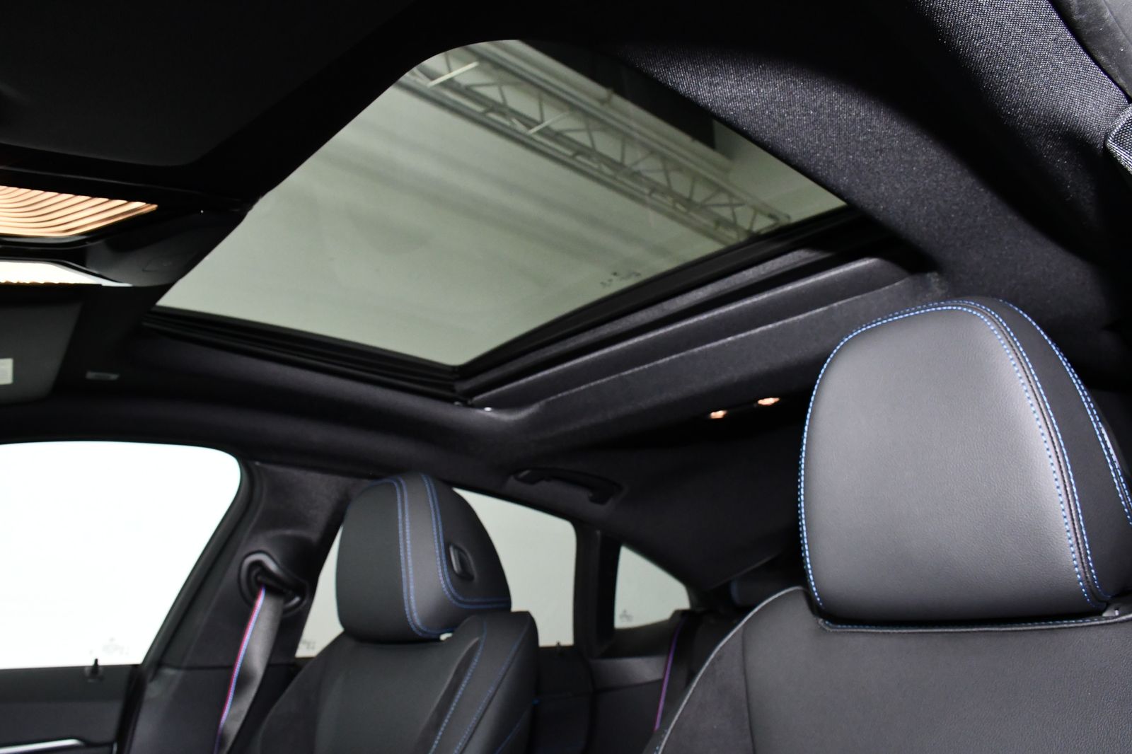 BMW i4 eDrive35 M Sport AHK ACC+ Glasdach Shadow