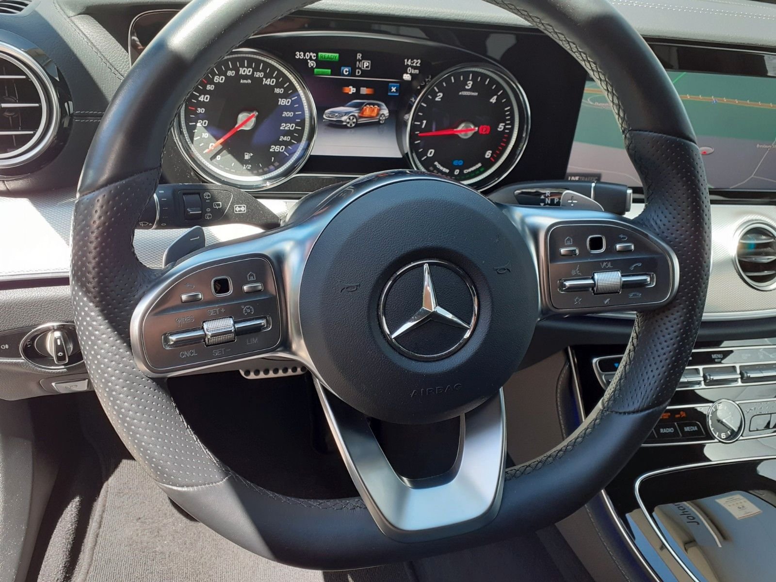 Mercedes E300 de T Diesel-Hybrid AMG-Line