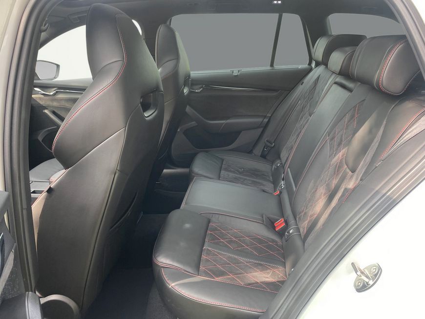Skoda Octavia Combi 1.4 TSI iV DSG RS Panorama