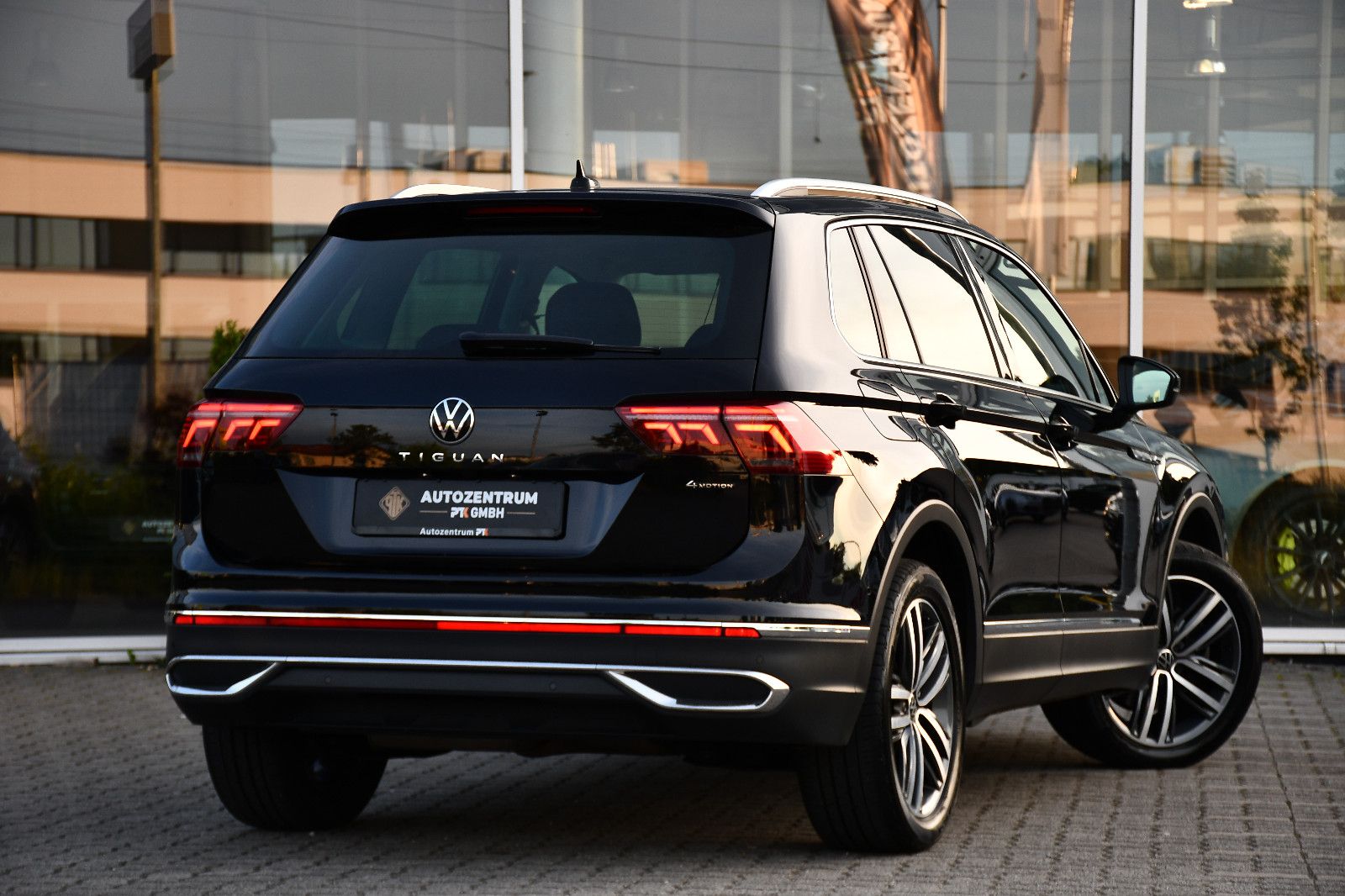 VW Tiguan Elegance 4Motion LED ACC Kamera Virtual C