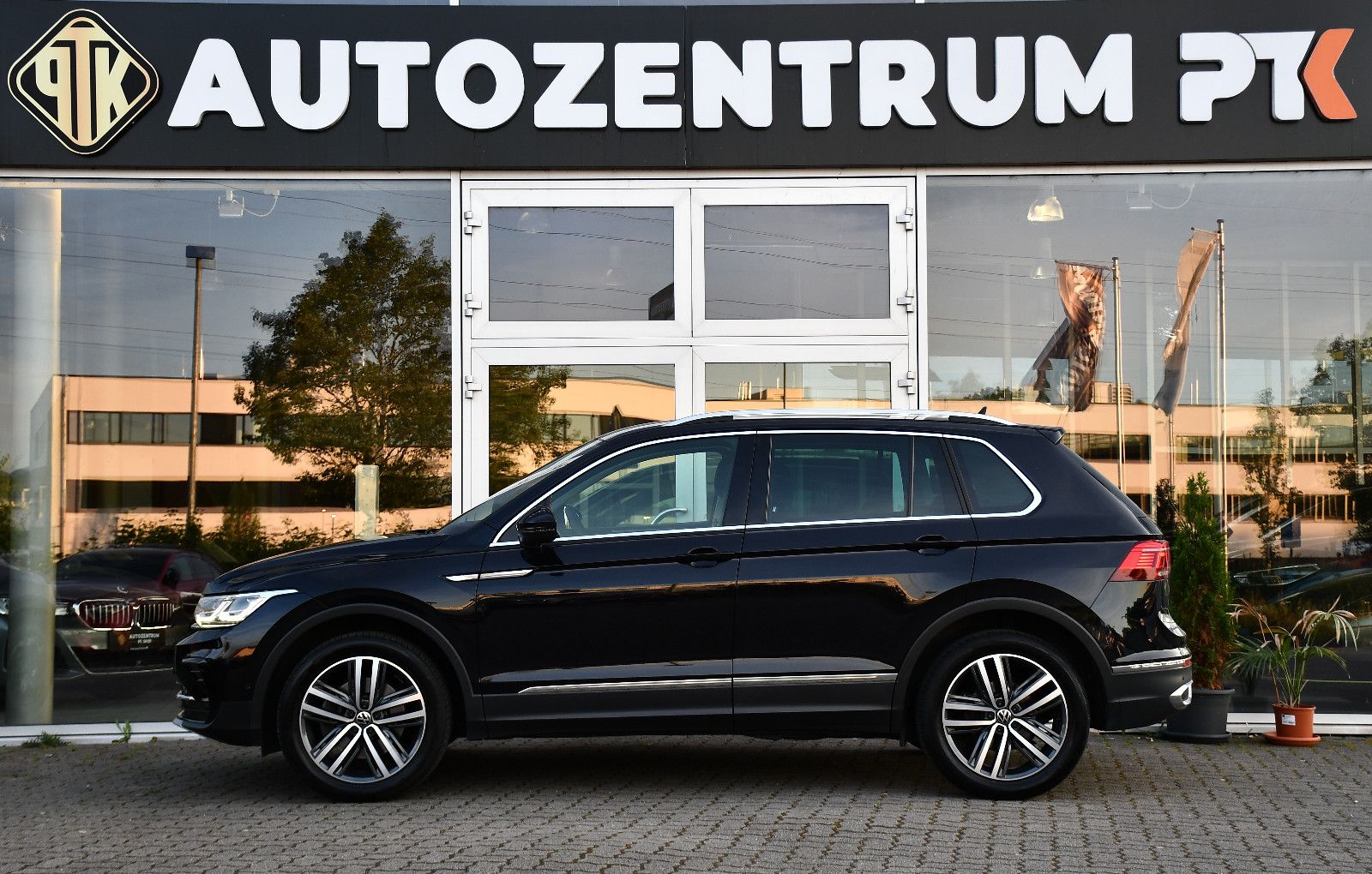 VW Tiguan Elegance 4Motion LED ACC Kamera Virtual C