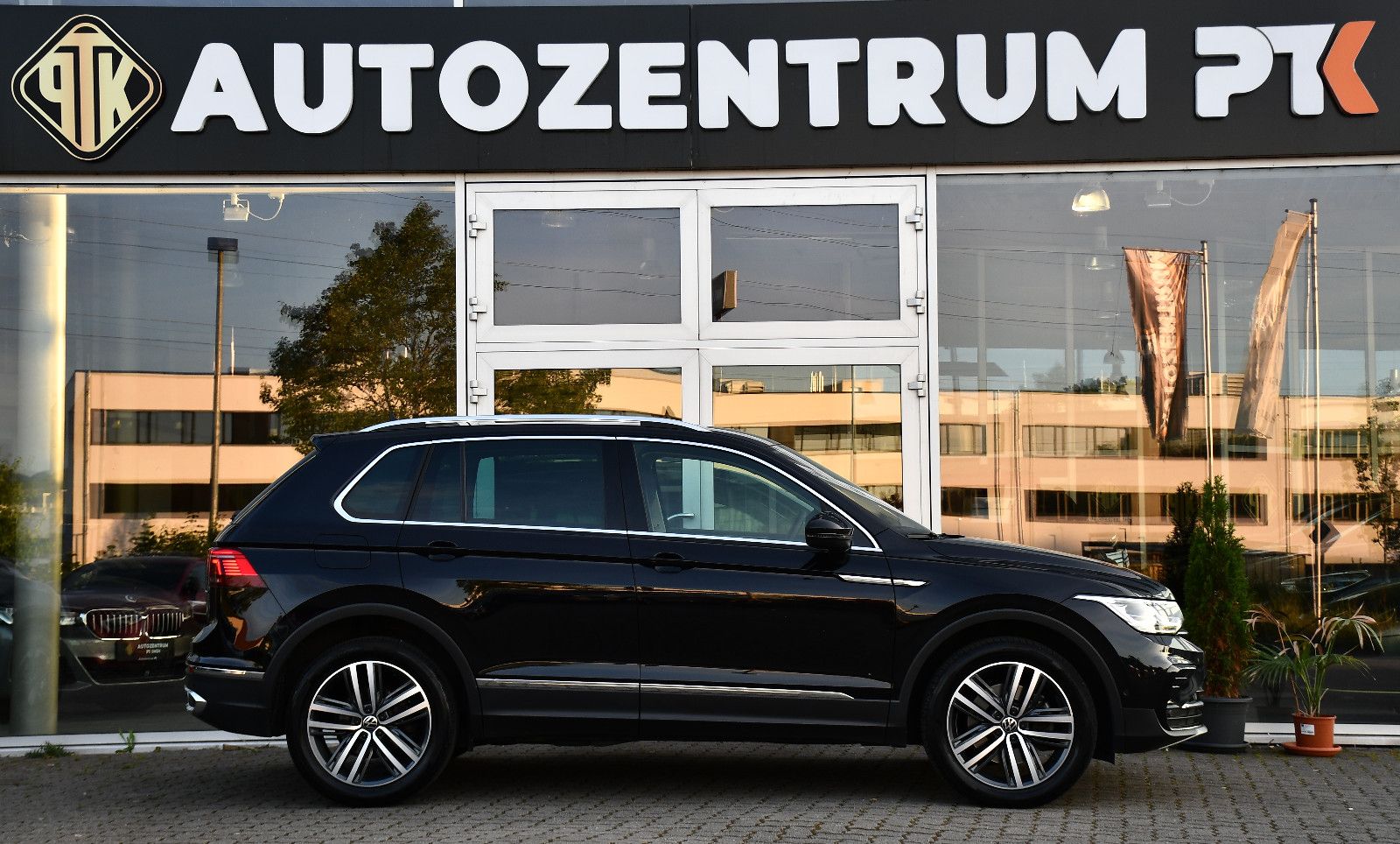 VW Tiguan Elegance 4Motion LED ACC Kamera Virtual C