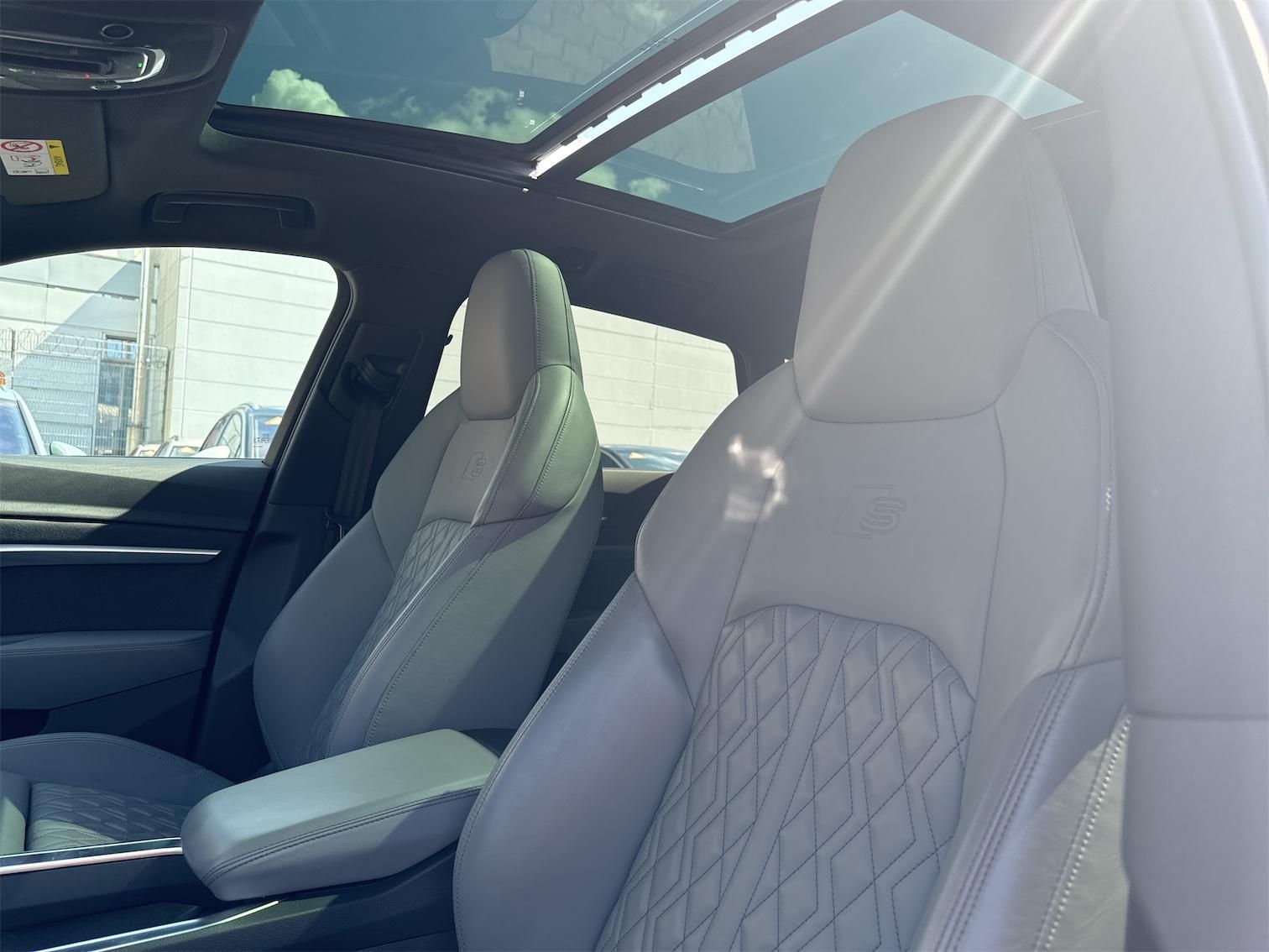 Audi e-tron 50 2x S line AHK BLACK PANO S-SITZE B&O