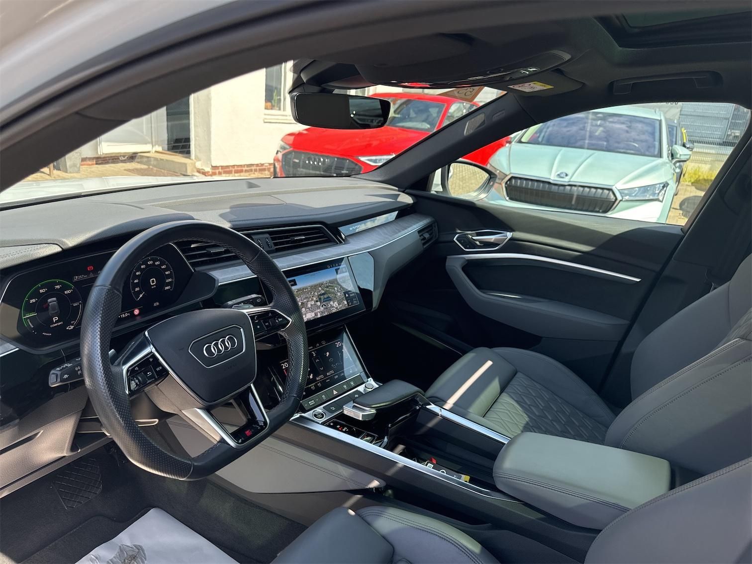 Audi e-tron 50 2x S line AHK BLACK PANO S-SITZE B&O