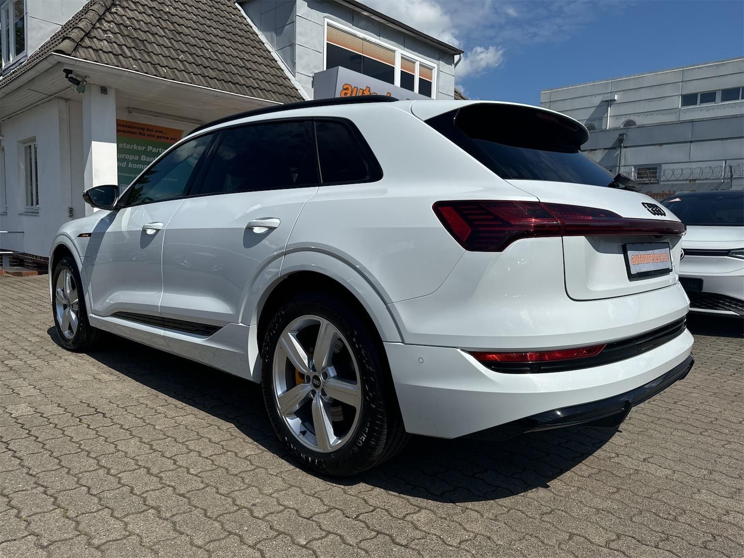 Audi e-tron 50 2x S line AHK BLACK PANO S-SITZE B&O