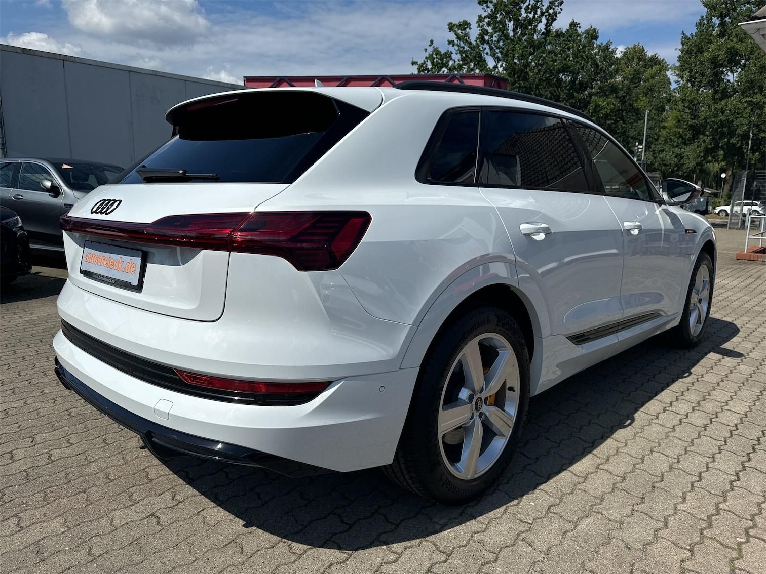 Audi e-tron 50 2x S line AHK BLACK PANO S-SITZE B&O