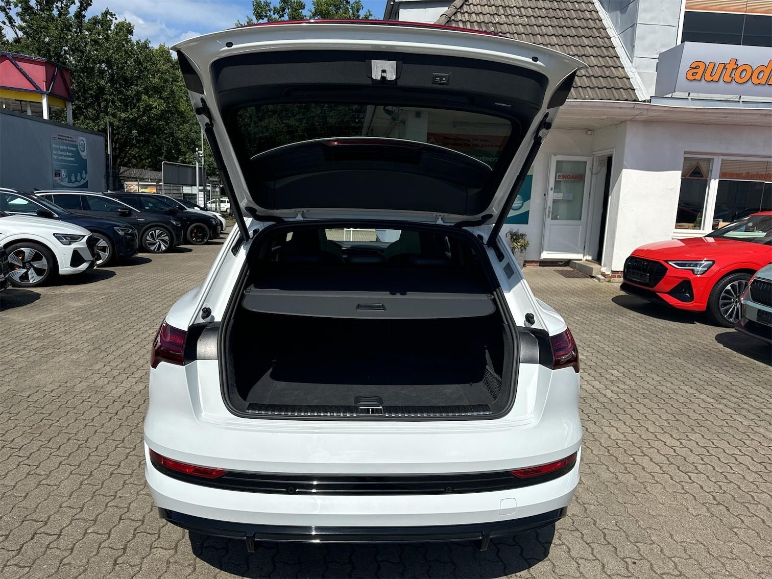 Audi e-tron 50 2x S line AHK BLACK PANO S-SITZE B&O